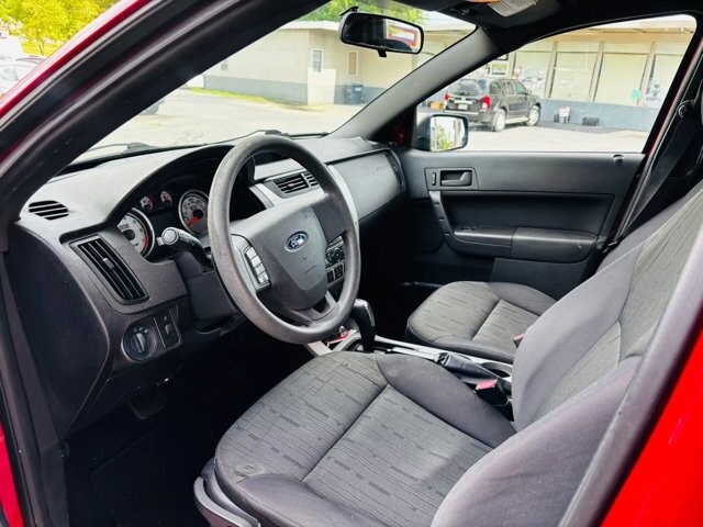 2011 Ford Focus in Harrisonburg, VA 22801 - 18146351 5