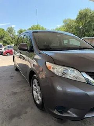 2011 Toyota Sienna in Harrisonburg, VA 22801 - 18146352 3
