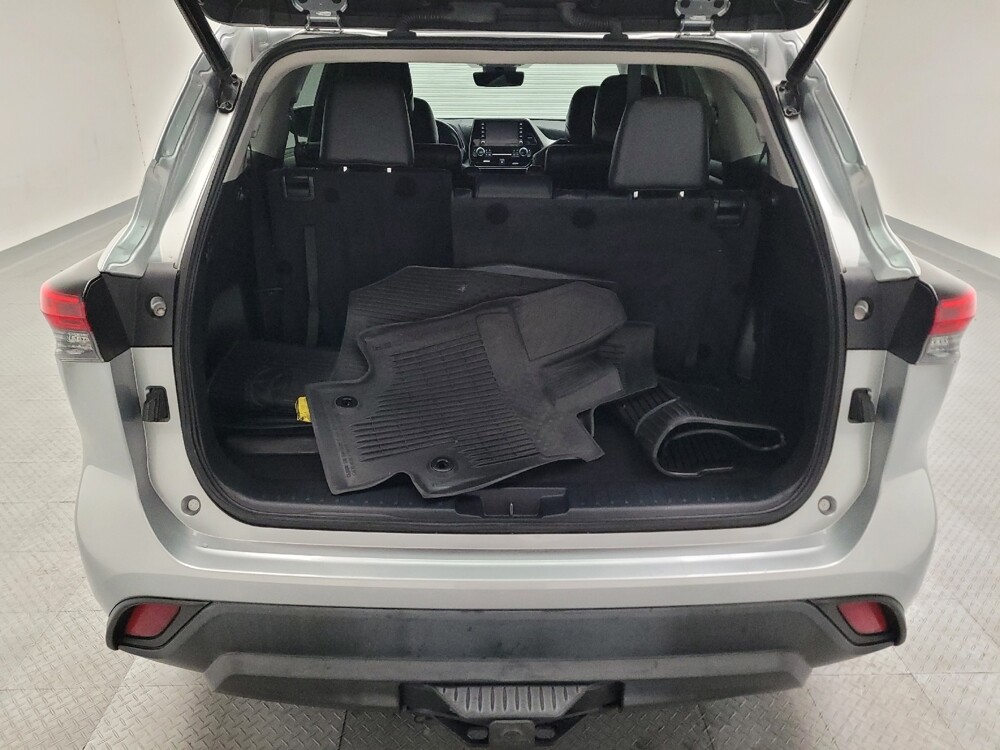 2022 Toyota Highlander in Riverside, CA 92504 - 18146427 29