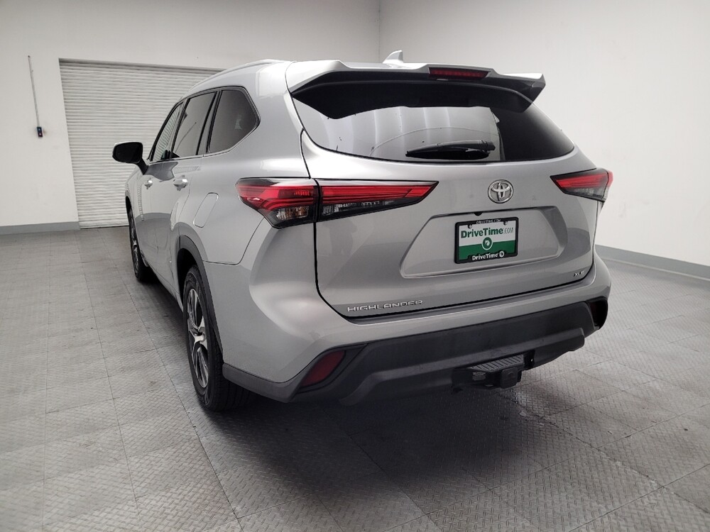 2022 Toyota Highlander in Riverside, CA 92504 - 18146427 6