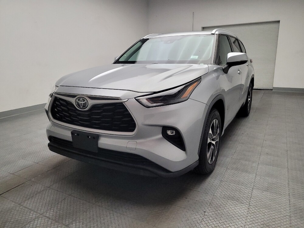 2022 Toyota Highlander in Riverside, CA 92504 - 18146427 15