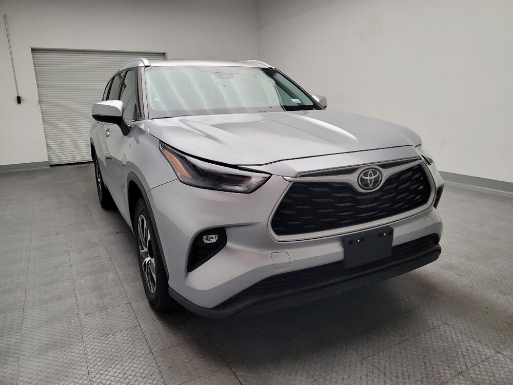 2022 Toyota Highlander in Riverside, CA 92504 - 18146427 14