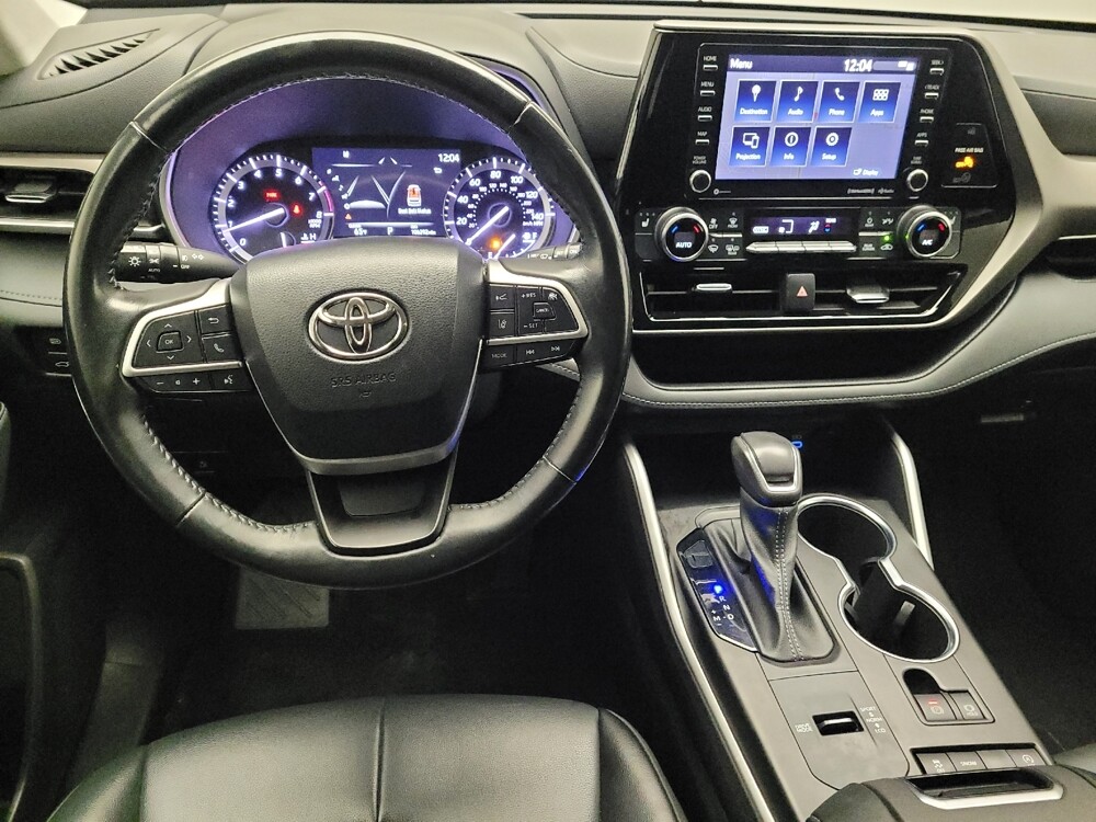 2022 Toyota Highlander in Riverside, CA 92504 - 18146427 22