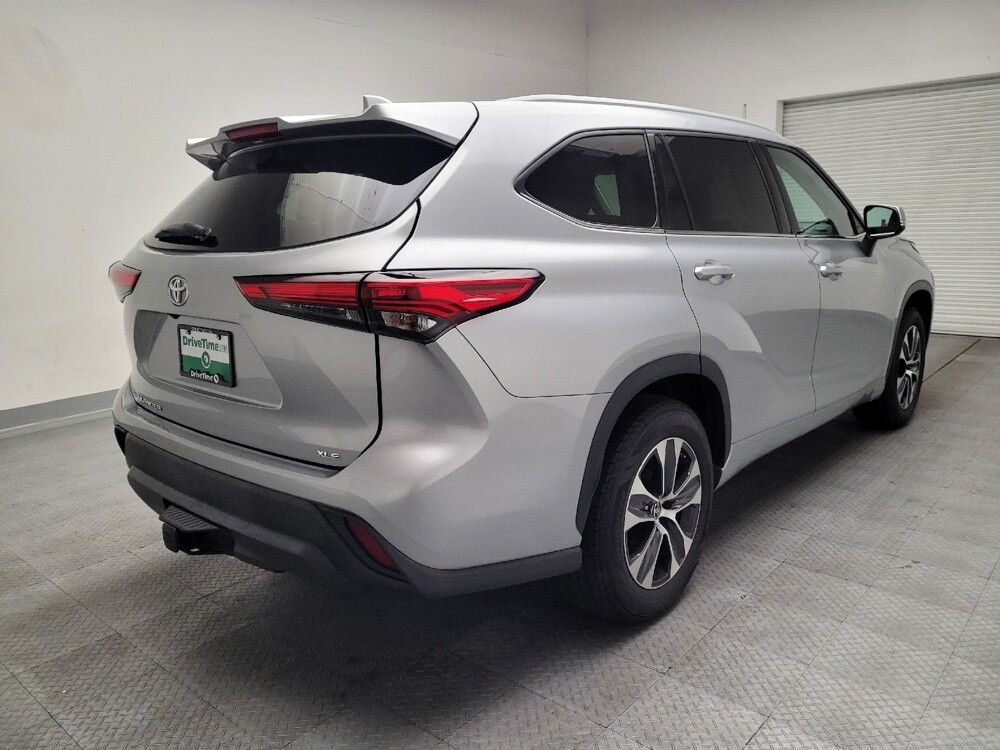 2022 Toyota Highlander in Riverside, CA 92504 - 18146427 9