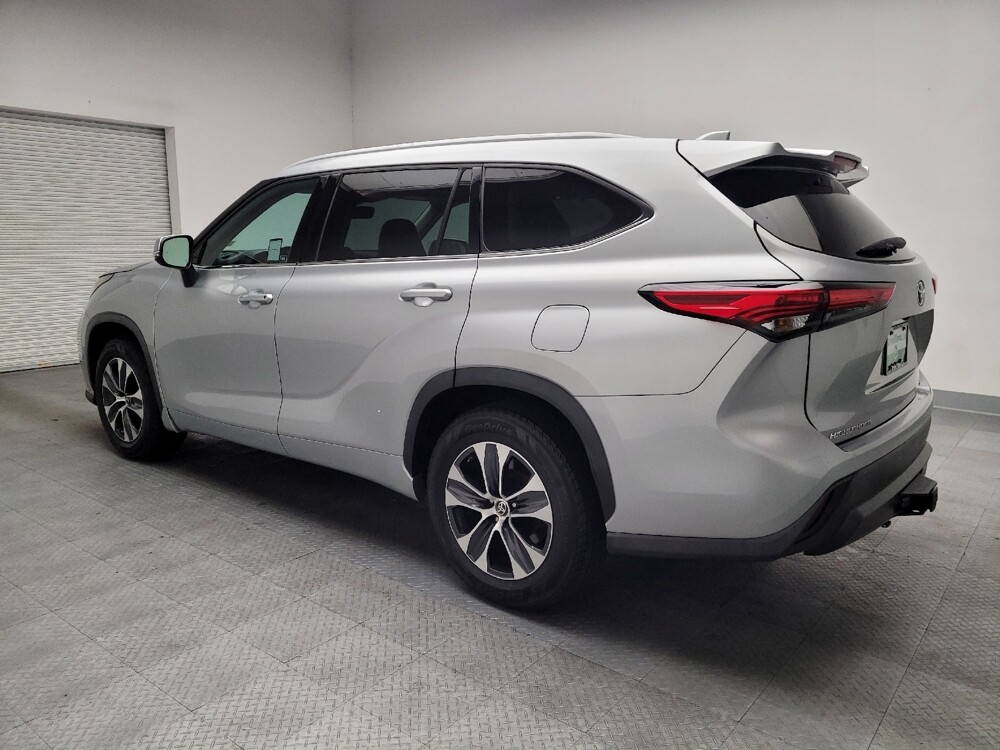 2022 Toyota Highlander in Riverside, CA 92504 - 18146427 3
