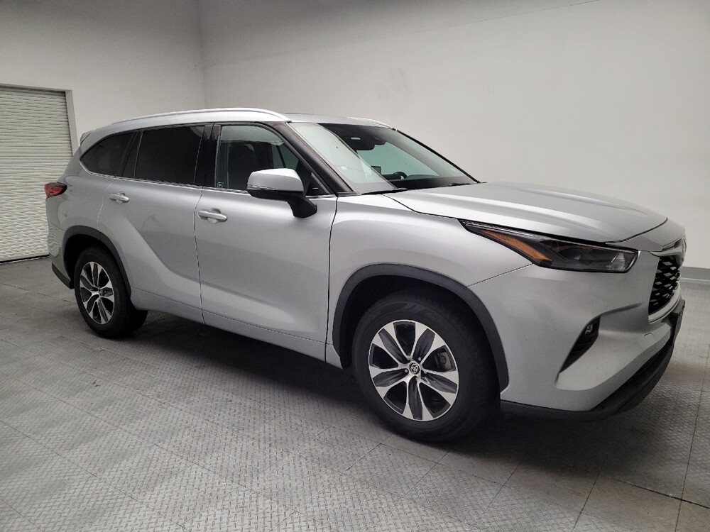 2022 Toyota Highlander in Riverside, CA 92504 - 18146427 11