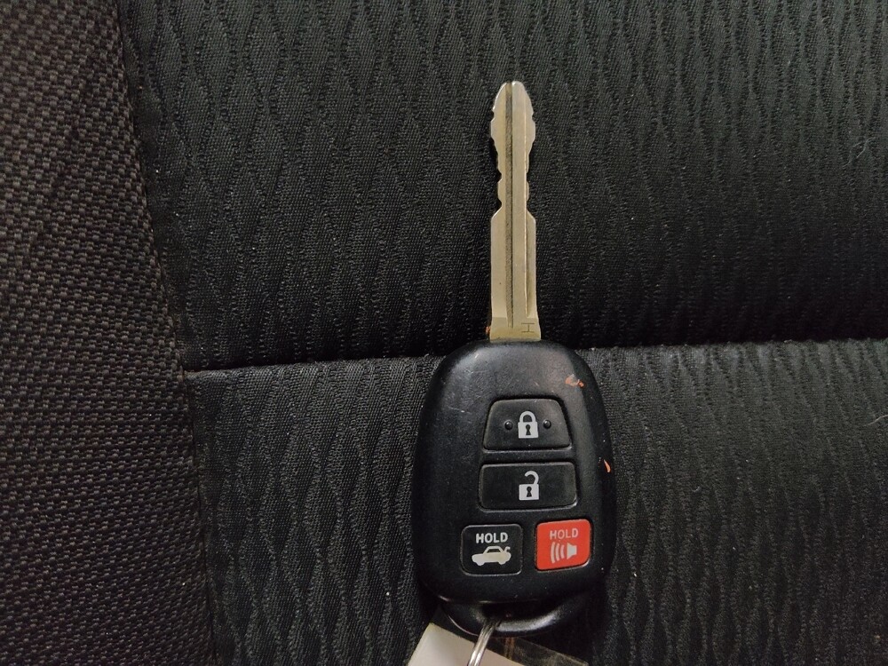 2018 Toyota Corolla in Stone Mountain, GA 30083 - 18146452 32