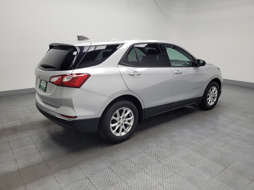 2018 Chevrolet Equinox in Las Vegas, NV 89104 - 18146512 10