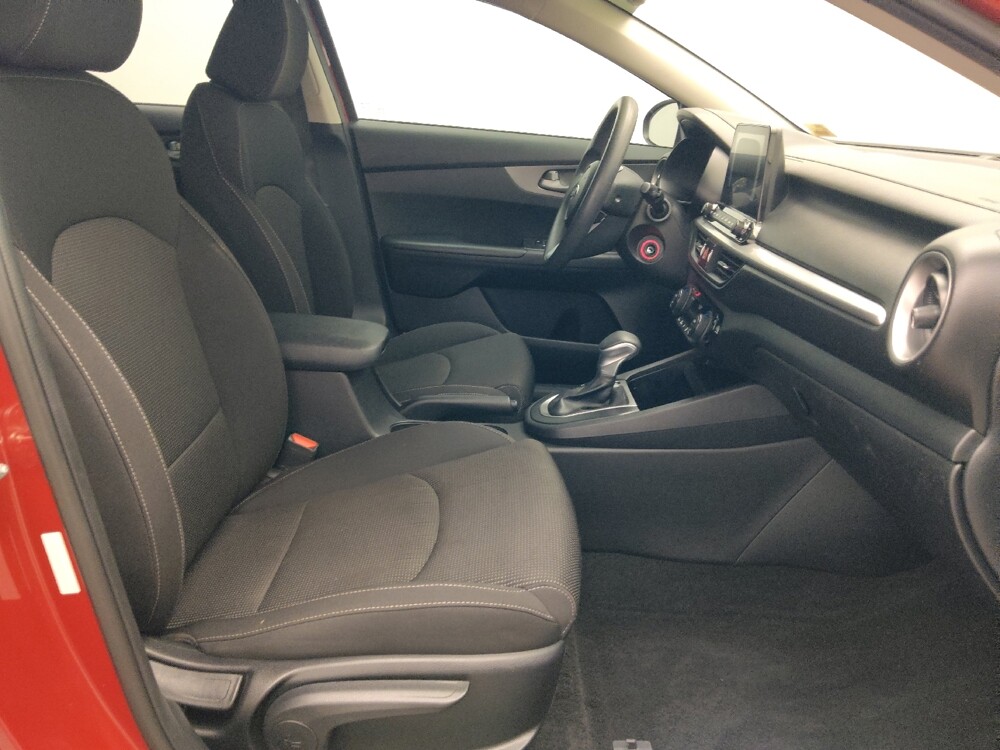 2019 Kia Forte in Orlando, FL 32808 - 18146533 21