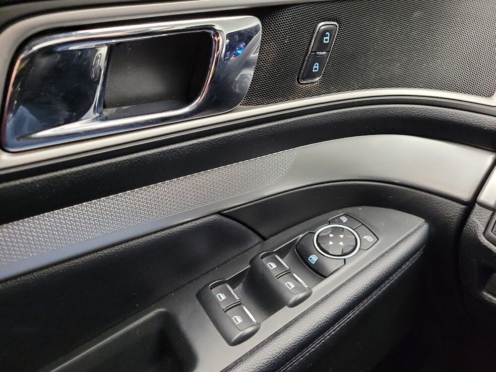 2017 Ford Explorer in Taylor, MI 48180 - 18146656 27