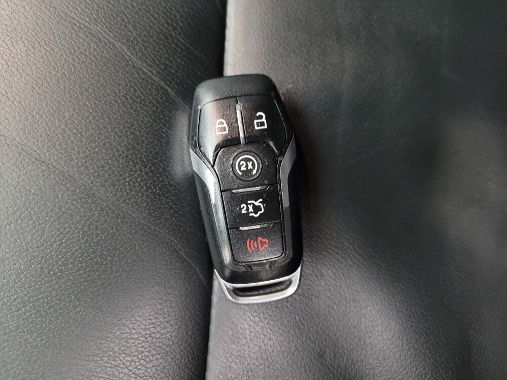 2017 Ford Explorer in Taylor, MI 48180 - 18146656 32
