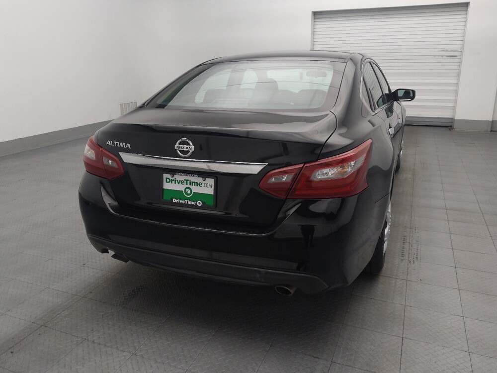2018 Nissan Altima in Orlando, FL 32808 - 18146677 7