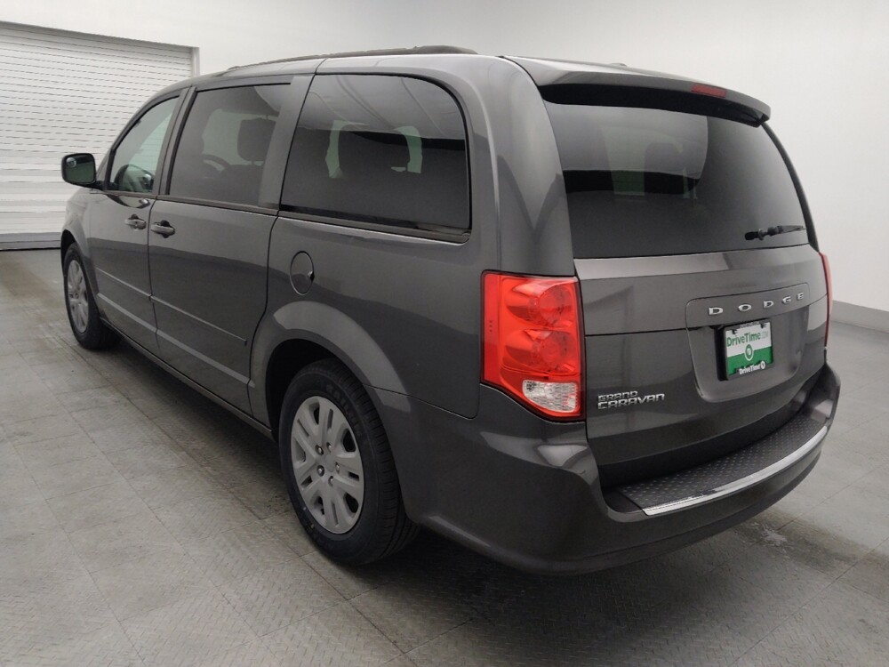 2017 Dodge Grand Caravan in Hialeah, FL 33014 - 18146794 5