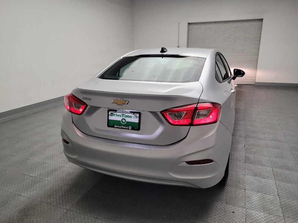 2018 Chevrolet Cruze in Riverside, CA 92504 - 18146803 7