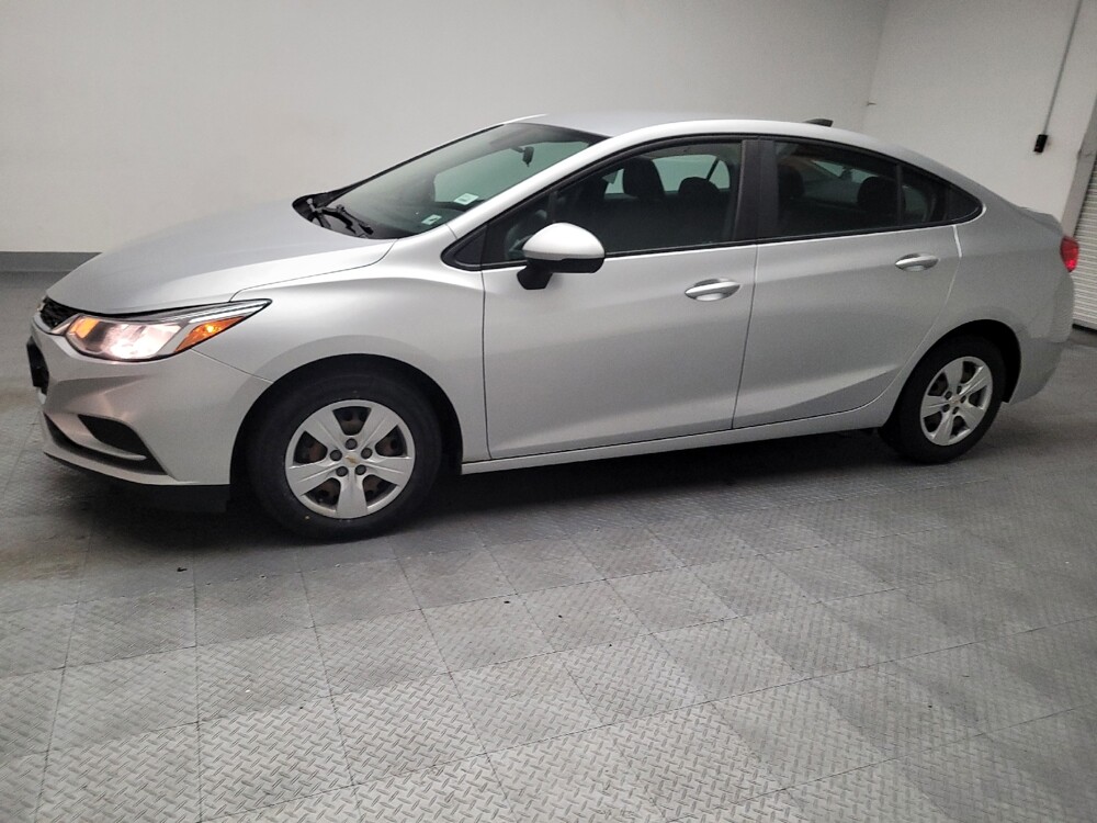 2018 Chevrolet Cruze in Riverside, CA 92504 - 18146803 2
