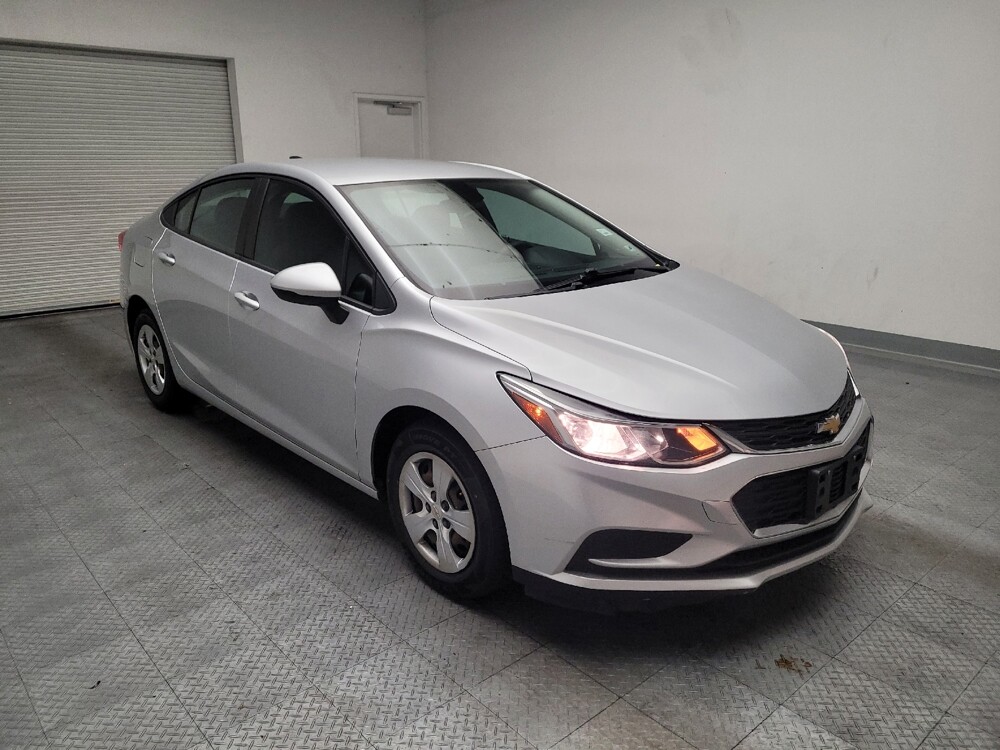 2018 Chevrolet Cruze in Riverside, CA 92504 - 18146803 13