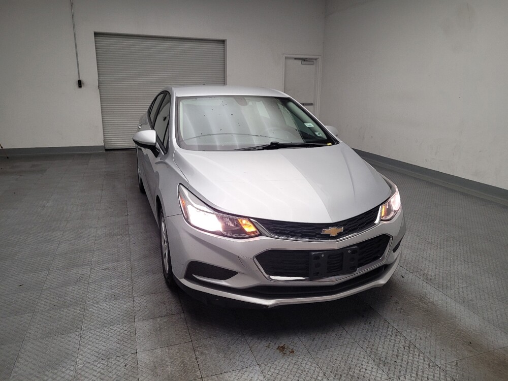 2018 Chevrolet Cruze in Riverside, CA 92504 - 18146803 14
