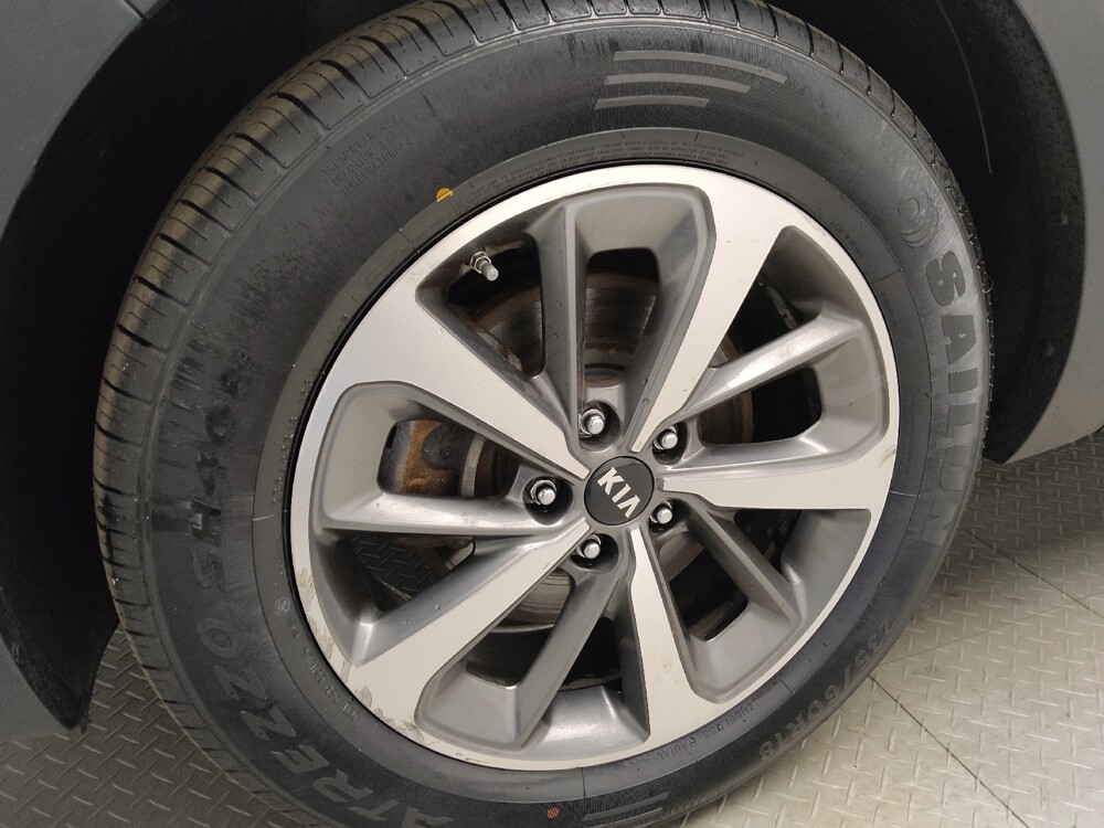 2019 Kia Sorento in Taylor, MI 48180 - 18146837 31