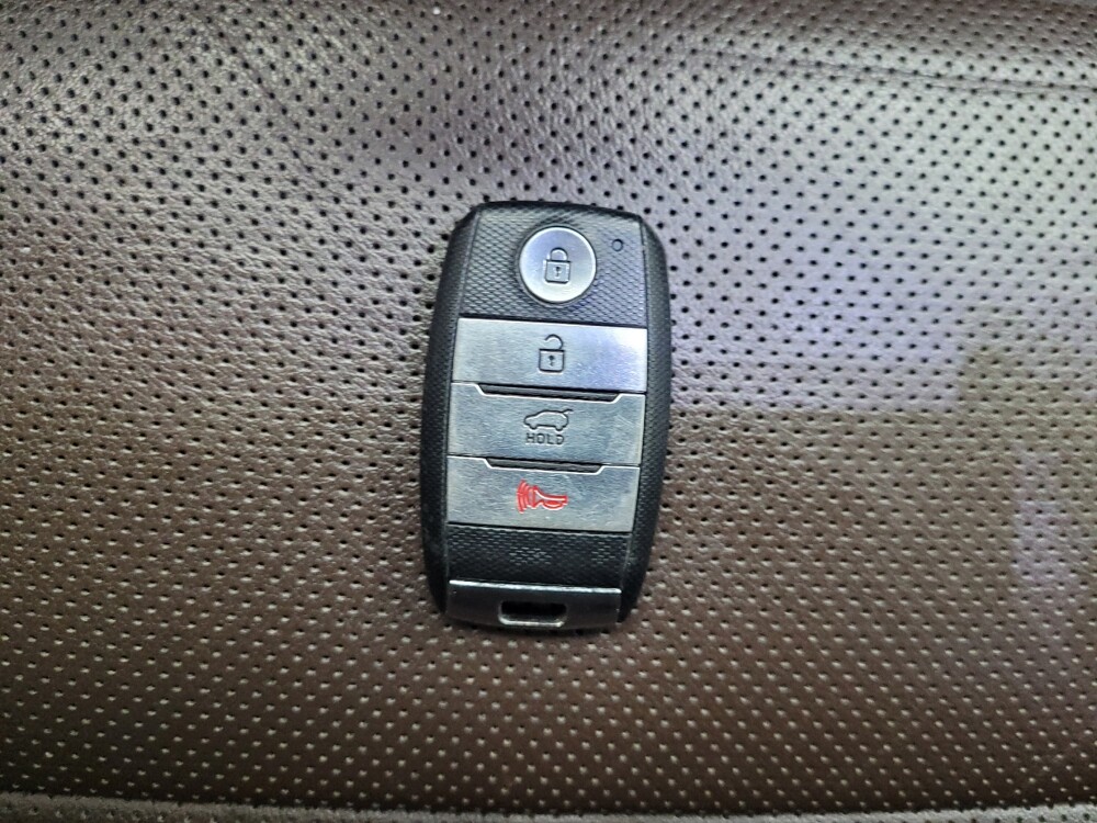 2019 Kia Sorento in Las Vegas, NV 89104 - 18146894 32