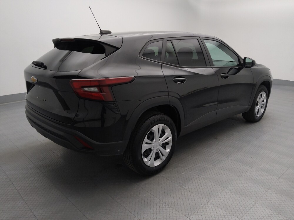 2024 Chevrolet Trax in Gladstone, MO 64118 - 18146899 10