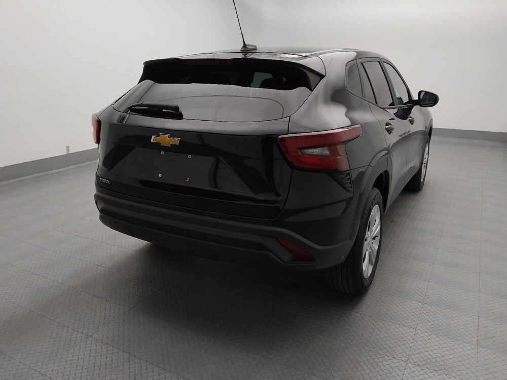 2024 Chevrolet Trax in Gladstone, MO 64118 - 18146899 7
