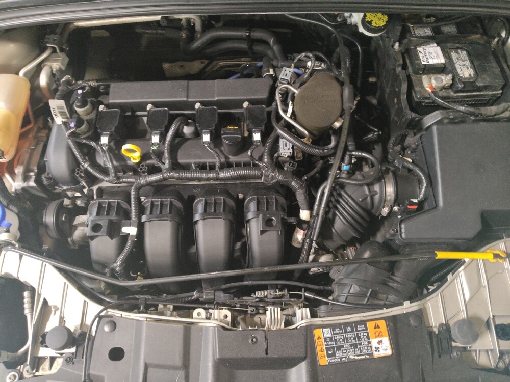 2015 Ford Focus in Live Oak, TX 78233 - 18146927 30