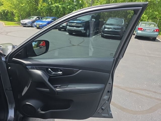 2018 Nissan Rogue in Marysville, OH 43040 - 18147014 31