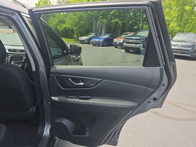 2018 Nissan Rogue in Marysville, OH 43040 - 18147014 28