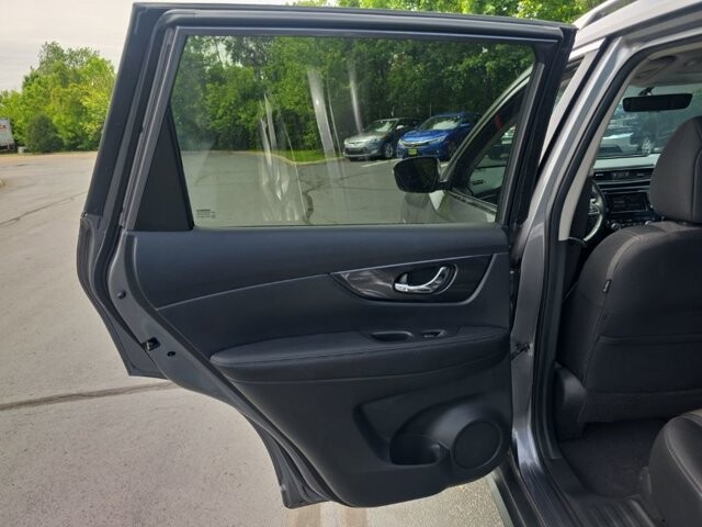 2018 Nissan Rogue in Marysville, OH 43040 - 18147014 21