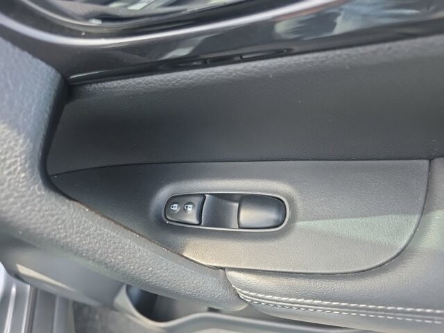 2018 Nissan Rogue in Marysville, OH 43040 - 18147014 32
