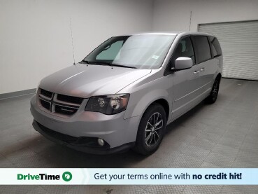 2017 Dodge Grand Caravan in Downey, CA 90241