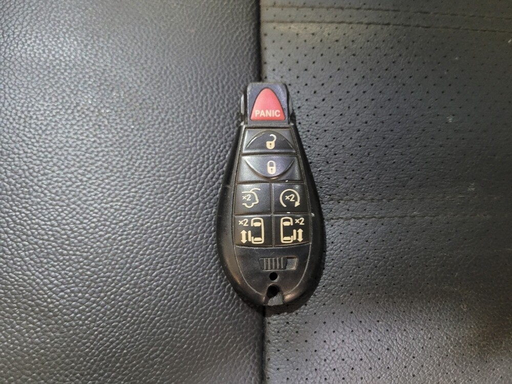 2017 Dodge Grand Caravan in Downey, CA 90241 - 18147041 32