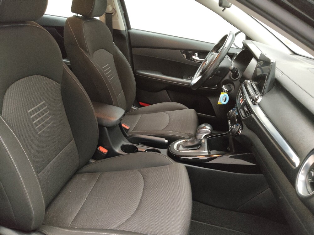 2019 Kia Forte in Columbus, GA 31909 - 18147073 21