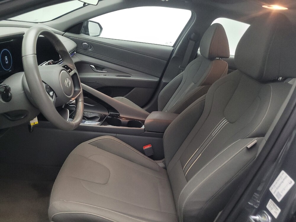 2025 Hyundai Elantra in Conyers, GA 30094 - 18147083 17