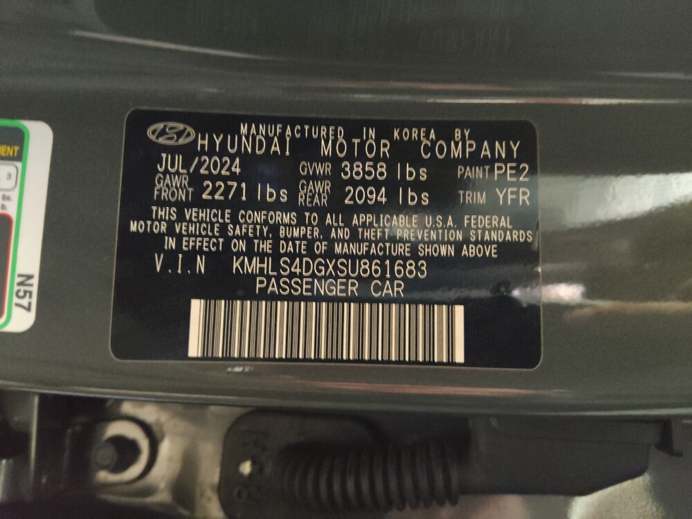 2025 Hyundai Elantra in Conyers, GA 30094 - 18147083 33
