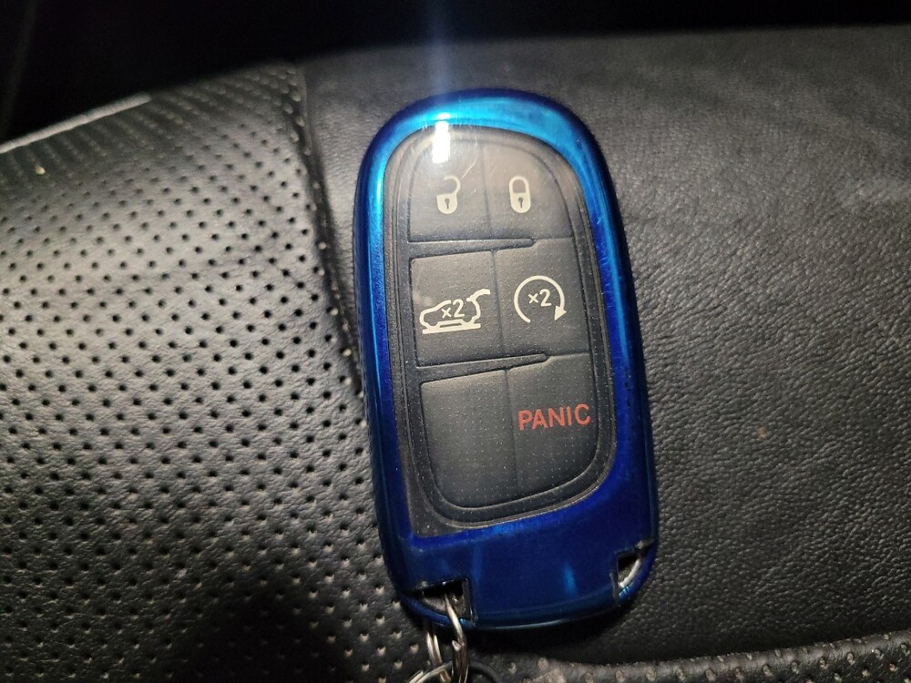 2019 Jeep Cherokee in Allentown, PA 18103 - 18147084 32