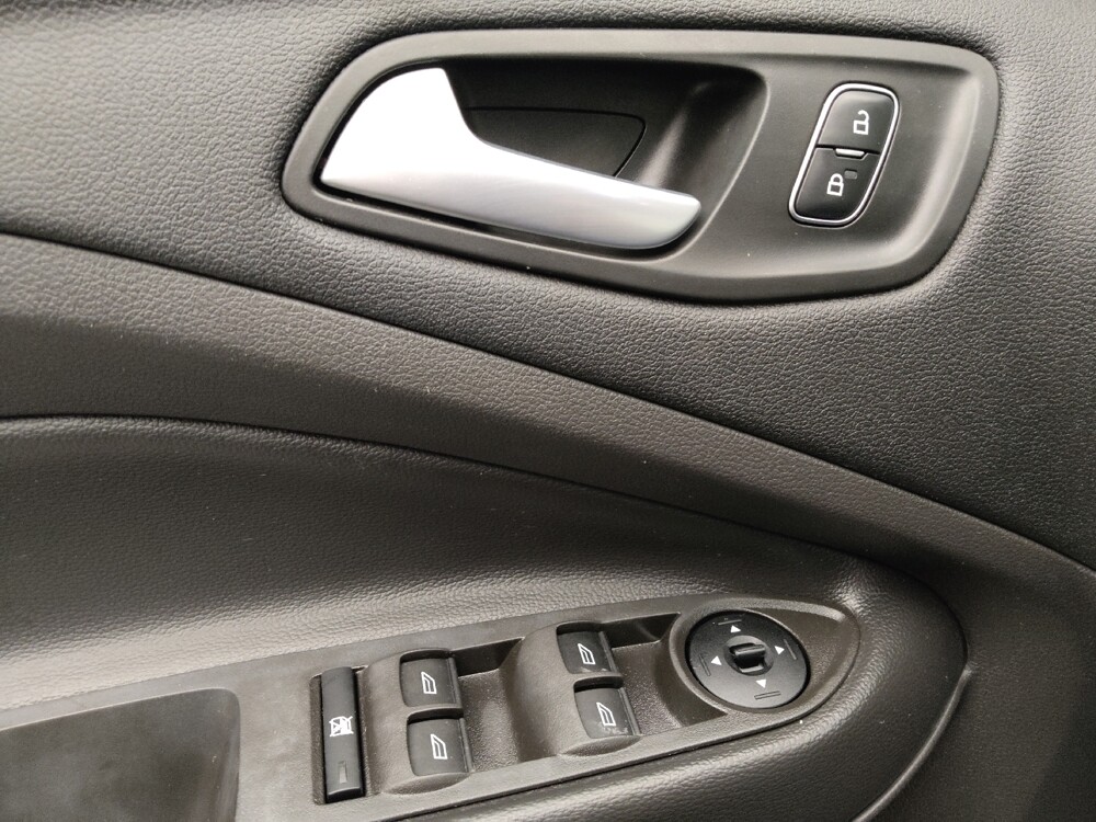2018 Ford Escape in Taylor, MI 48180 - 18147134 27