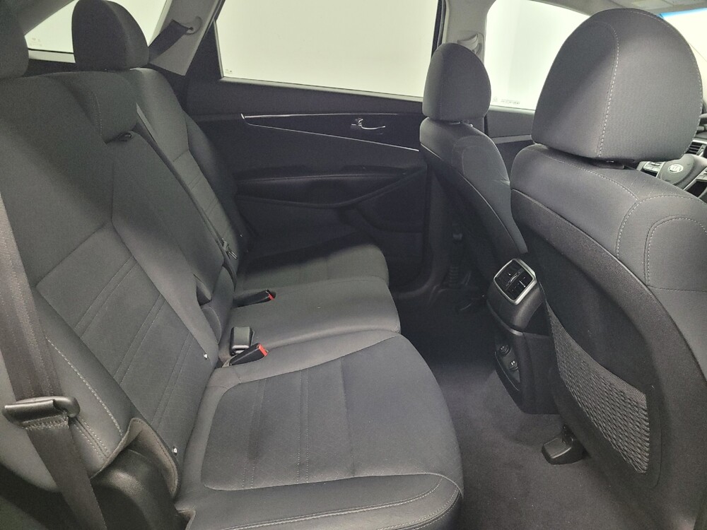 2019 Kia Sorento in Houston, TX 77060 - 18147194 19