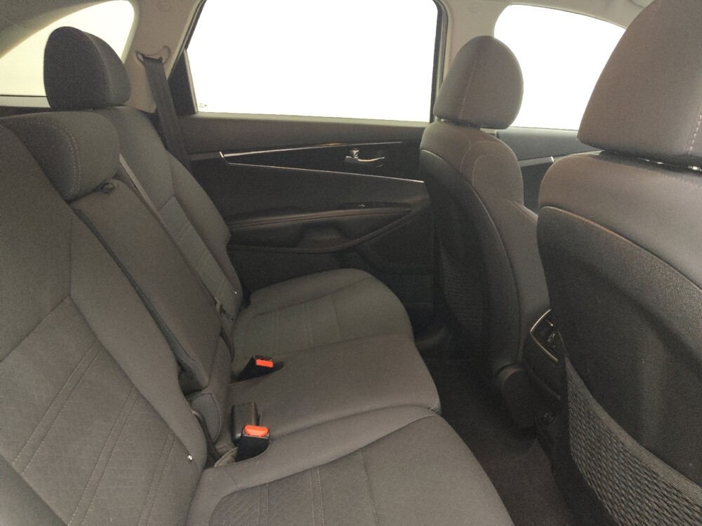 2019 Kia Sorento in Lombard, IL 60148 - 18147267 19