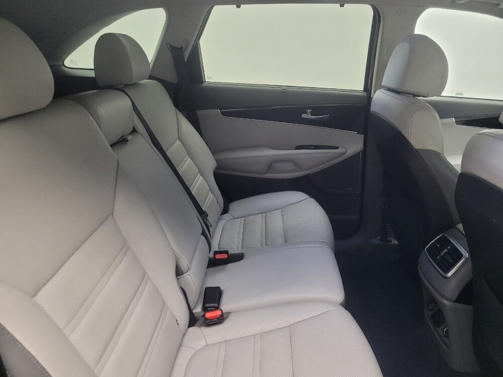 2018 Kia Sorento in Highland, IN 46322 - 18147363 19