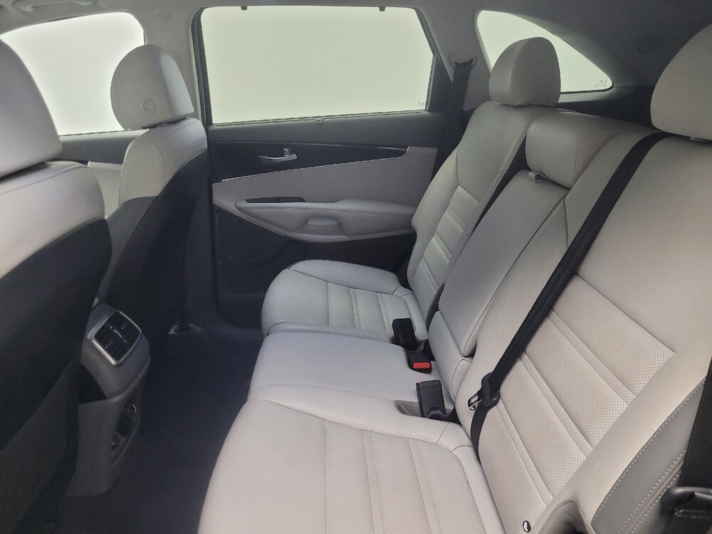 2018 Kia Sorento in Highland, IN 46322 - 18147363 18