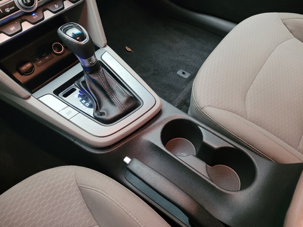 2020 Hyundai Elantra in Ft Wayne, IN 46805 - 18147391 26