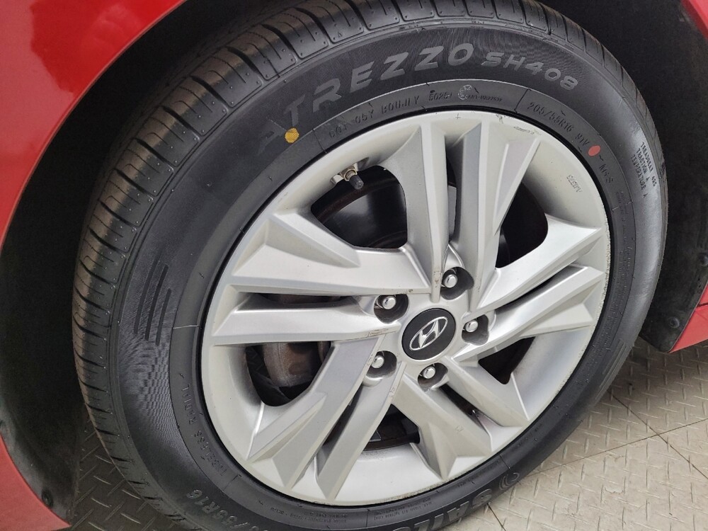 2020 Hyundai Elantra in Ft Wayne, IN 46805 - 18147391 31