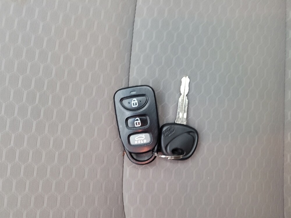 2020 Hyundai Elantra in Ft Wayne, IN 46805 - 18147391 32