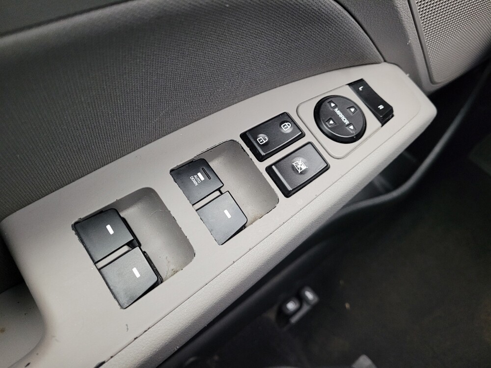 2020 Hyundai Elantra in Ft Wayne, IN 46805 - 18147391 27