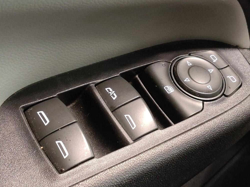 2020 Chevrolet Equinox in Live Oak, TX 78233 - 18147455 27