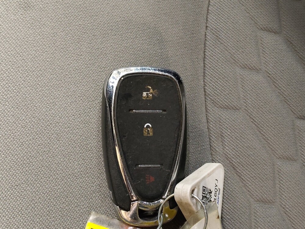 2020 Chevrolet Equinox in Live Oak, TX 78233 - 18147455 32
