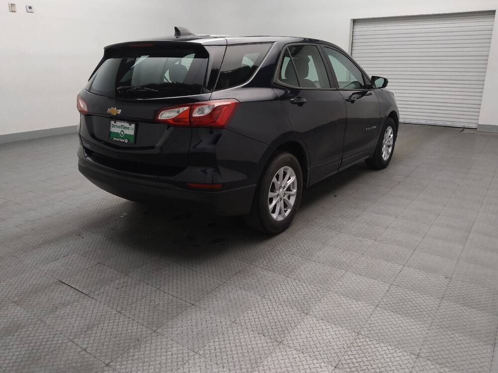 2020 Chevrolet Equinox in Live Oak, TX 78233 - 18147455 7
