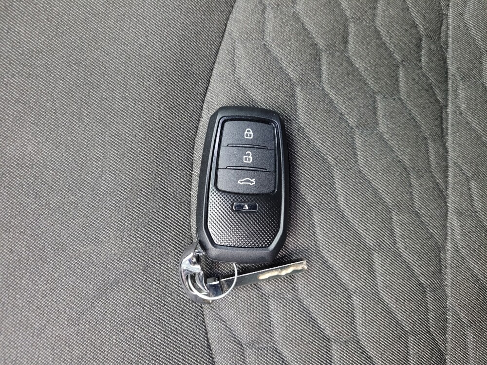 2018 Chevrolet Equinox in Ft Wayne, IN 46805 - 18147525 32