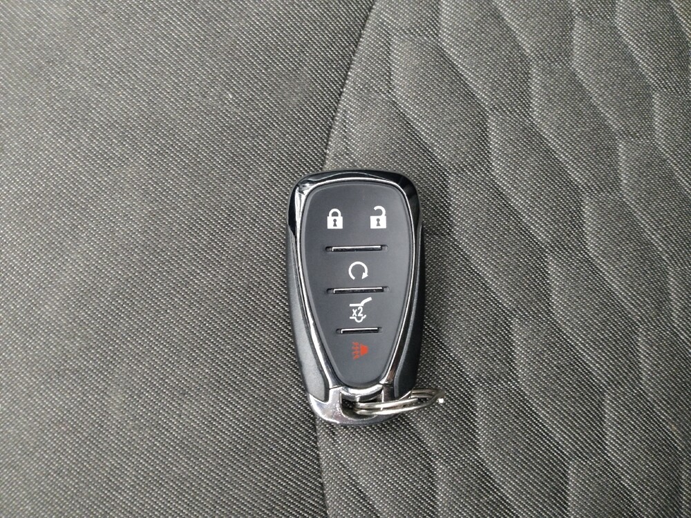 2019 Chevrolet Equinox in Ft Wayne, IN 46805 - 18147528 32